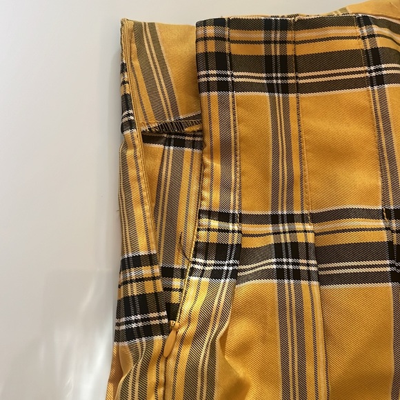 Yellow plaid skirt - Picture 2 of 3